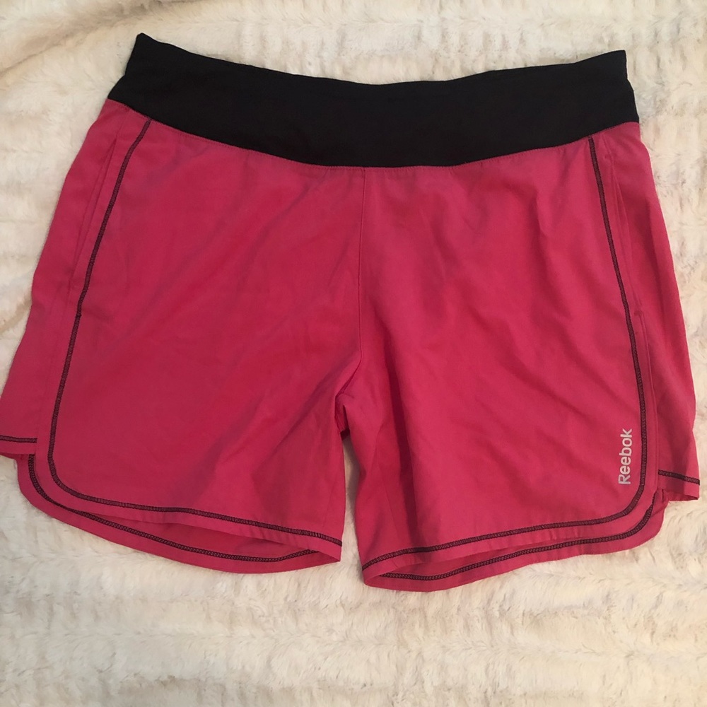 🏋🏻‍♀️ Reebok running shorts. 🏃‍♀️